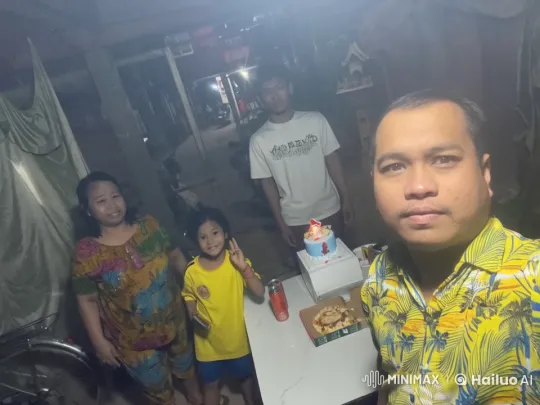 Family Celebration with Selfie in Colorful Attire – AI Generated Video | Hailuo AI
