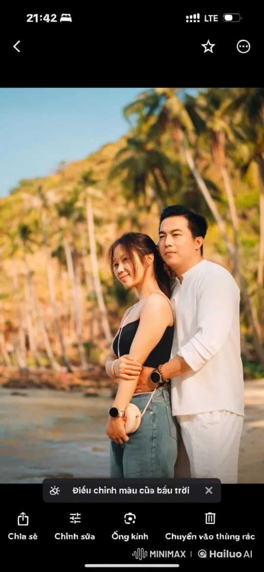 Couple's Dramatic Kung Fu Display on Beach – AI Generated Video | Hailuo AI