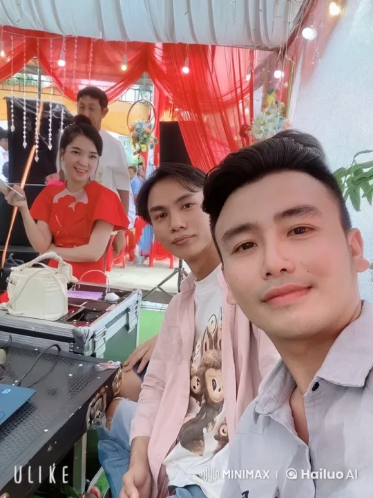 Traditional Kung Fu Demonstration in Festive Setting – AI Generated Video | Hailuo AI