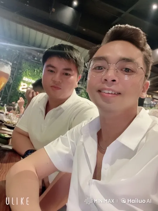Martial Arts Display in Bustling Restaurant Setting – AI Generated Video | Hailuo AI