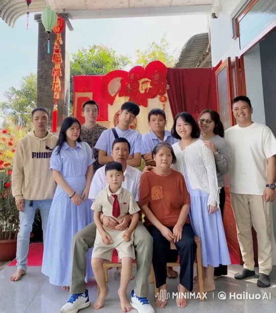 Family Celebrates with Playful Kung Fu Fun – AI Generated Video | Hailuo AI