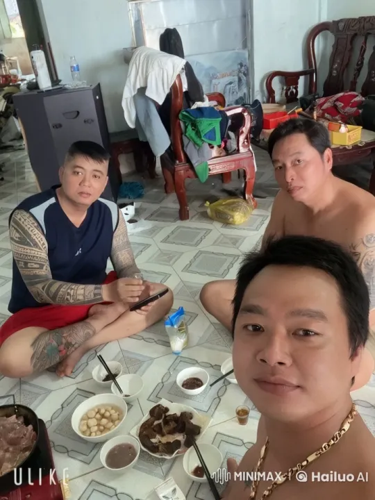 Casual Gathering Turns into Intense Kung Fu Fight – AI Generated Video | Hailuo AI