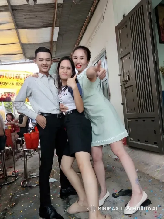 Friends Showcase Impressive Kung Fu Skills in Festive Fight – AI Generated Video | Hailuo AI