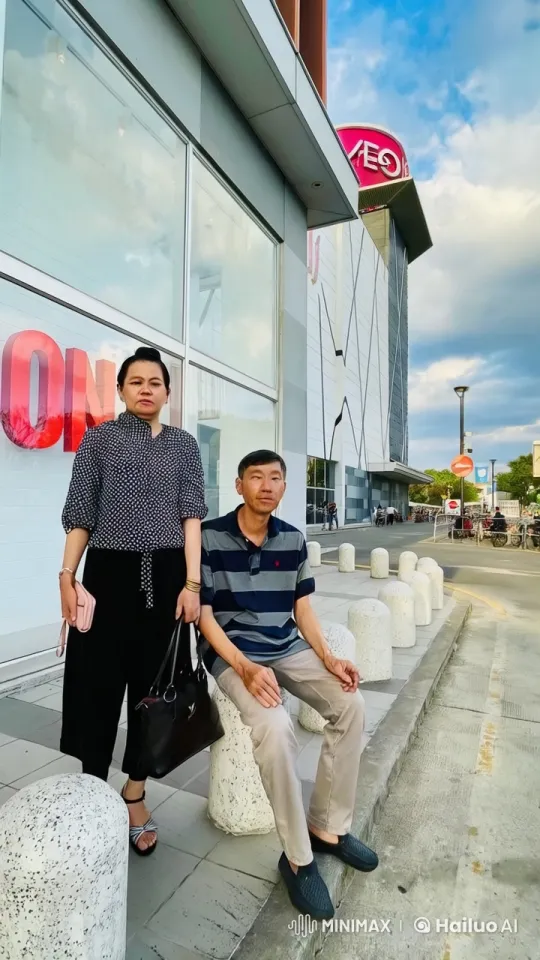 Couple Demonstrates Kung Fu in Modern City Setting – AI Generated Video | Hailuo AI