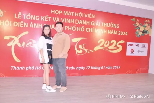 Couple's Energetic Kungfu Performance at 'Hội Điện Ảnh Thành Phố Hồ Chí Minh 2024 – AI Generated Video | Hailuo AI