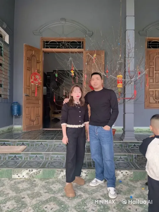 Dynamic display of Chinese Kung Fu against the backdrop of Festive House – AI Generated Video | Hailuo AI