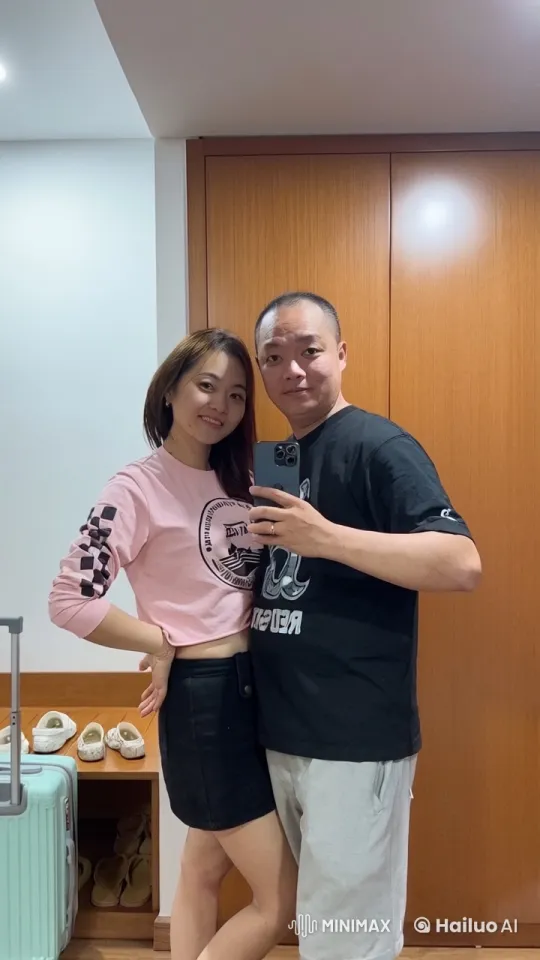 Couple Showcases Martial Arts Skills in Selfie Video – AI Generated Video | Hailuo AI