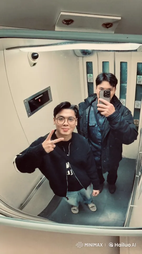 Elevator Showdown: Dynamic Martial Arts Display – AI Generated Video | Hailuo AI