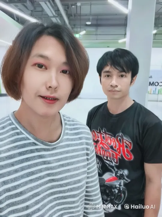 Friends Standing in Modern Indoor Shopping Space – AI Generated Video | Hailuo AI