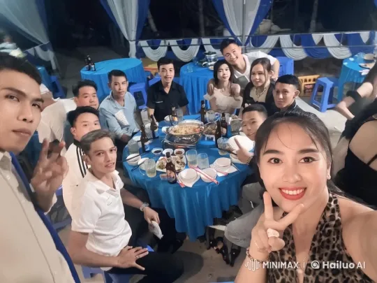 Outdoor Social Gathering Transforms into Kung Fu Display – AI Generated Video | Hailuo AI