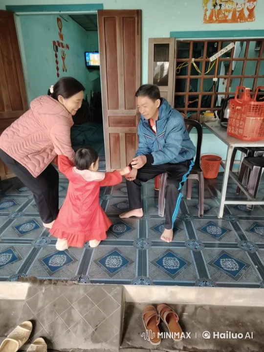 Family Kungfu Play in Traditional Home Setting – AI Generated Video | Hailuo AI