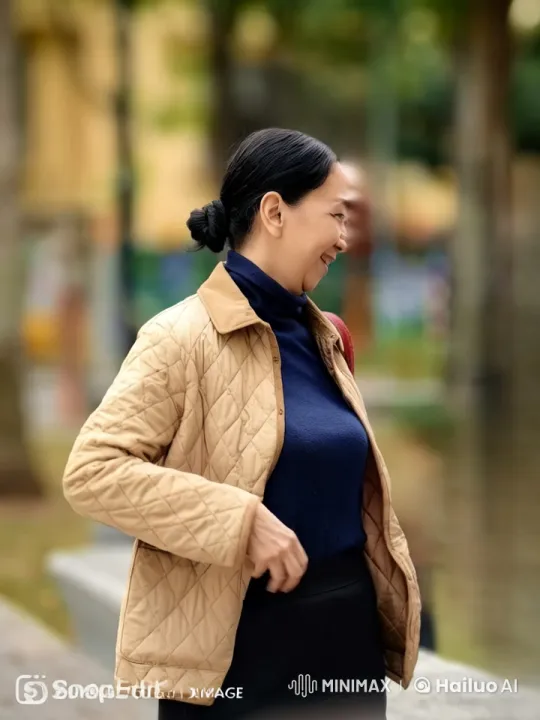 Woman Sings and Dances Hip-Hop in Park Setting – AI Generated Video | Hailuo AI