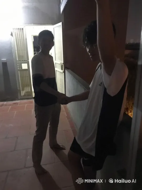 Nocturnal Kungfu Sparring Session on Terrace – AI Generated Video | Hailuo AI