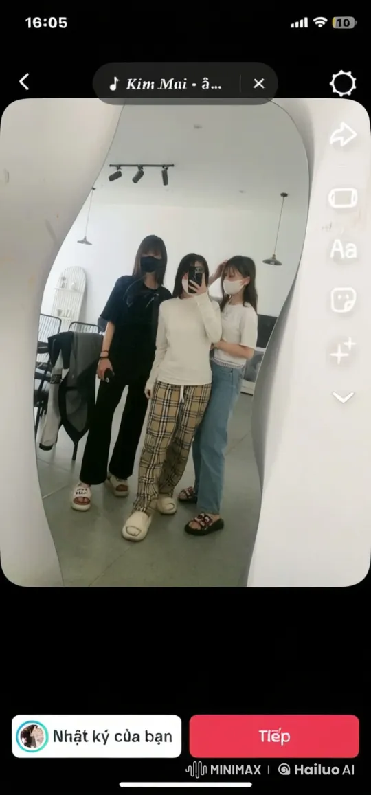 Women Perform Synchronized Kung Fu in Mirror Scene – AI Generated Video | Hailuo AI