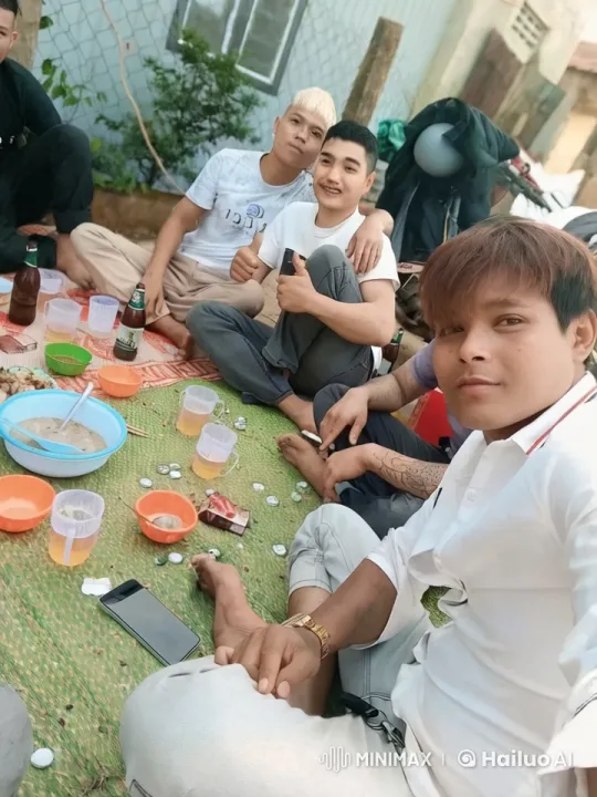 Friends Practice Kung Fu in Outdoor Setting – AI Generated Video | Hailuo AI