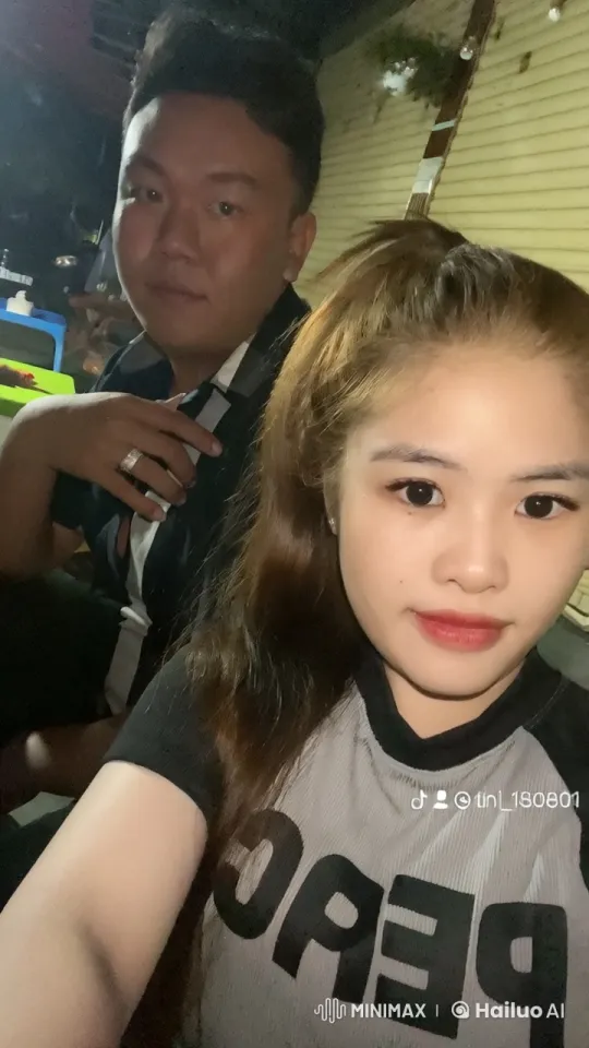 Dynamic Kung Fu Performance in Night-Time Setting – AI Generated Video | Hailuo AI