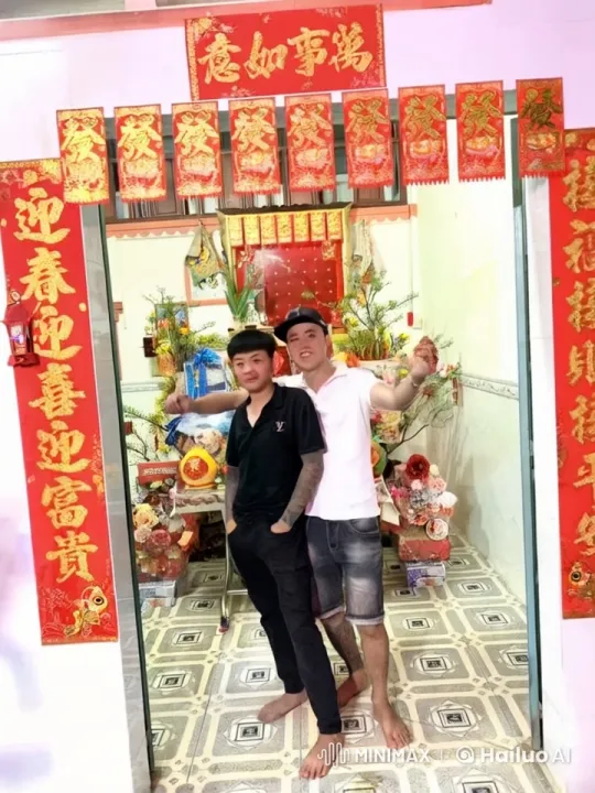Traditional Chinese Room Full of Festive Decorations and a Martial Arts Sparring Scene – AI Generated Video | Hailuo AI