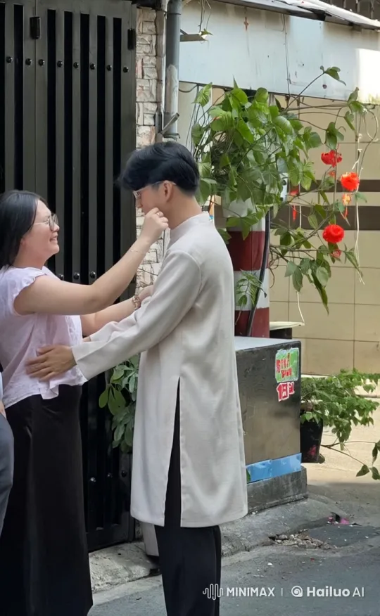 Couple Engages in Skilled Kung Fu Combat on Narrow Street – AI Generated Video | Hailuo AI