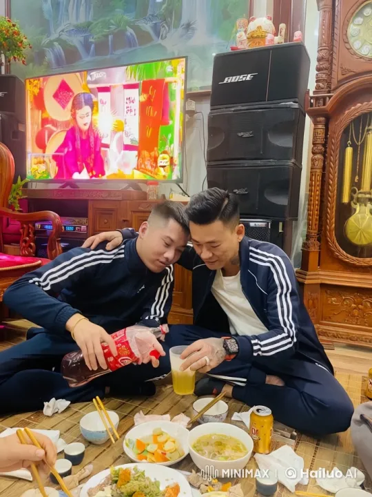 Traditional Decor, Kung Fu Fight, and Festive TV Contrast – AI Generated Video | Hailuo AI