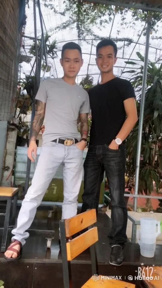 Martial Artists Display Skills on Greenery-Filled Platform – AI Generated Video | Hailuo AI