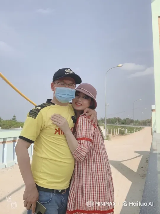 Couple's Energetic Kungfu Sparring on Sandy Path – AI Generated Video | Hailuo AI