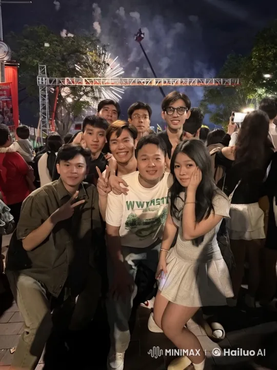 Night Square: Fighters' Dynamic Slow-Motion Display – AI Generated Video | Hailuo AI