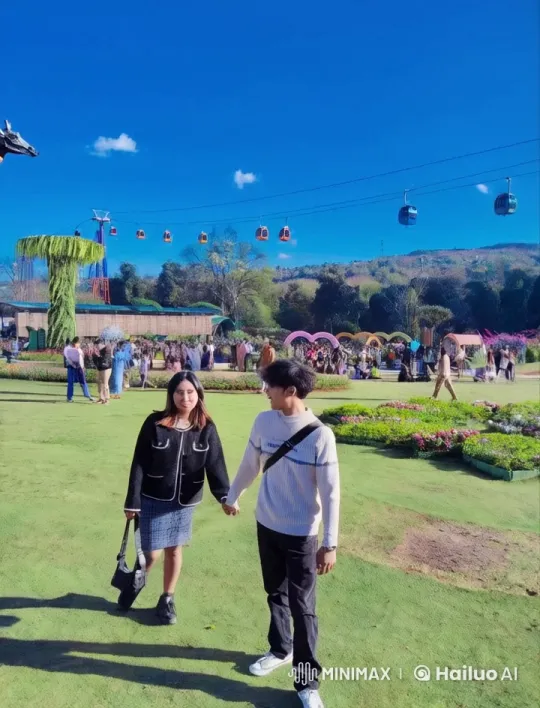 Couple Playfully Kicking in Lively Park Setting – AI Generated Video | Hailuo AI