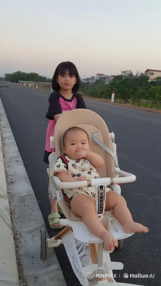 Children Practicing Kung Fu on a Deserted Road – AI Generated Video | Hailuo AI