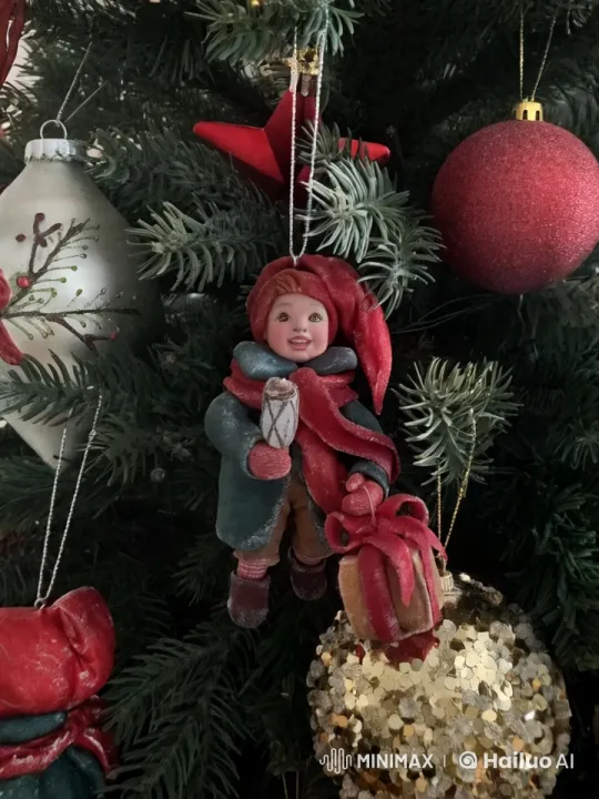 Animated Gnome Brings Christmas Cheer to a Festive Tree – AI Generated Video | Hailuo AI