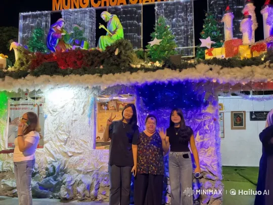 Festive Nighttime Christmas Celebration – AI Generated Video | Hailuo AI