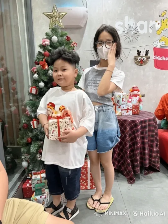 Christmas Kung Fu Fight: Boy and Girl Battle Playfully – AI Generated Video | Hailuo AI
