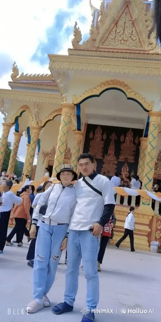 Martial Arts Display in Front of Ornate Temple – AI Generated Video | Hailuo AI