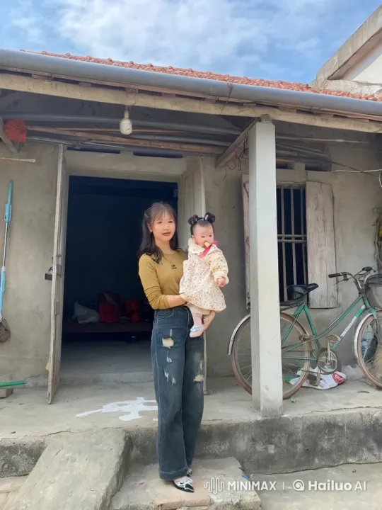Woman Fights Kung Fu, Baby Watches Enthusiastically – AI Generated Video | Hailuo AI