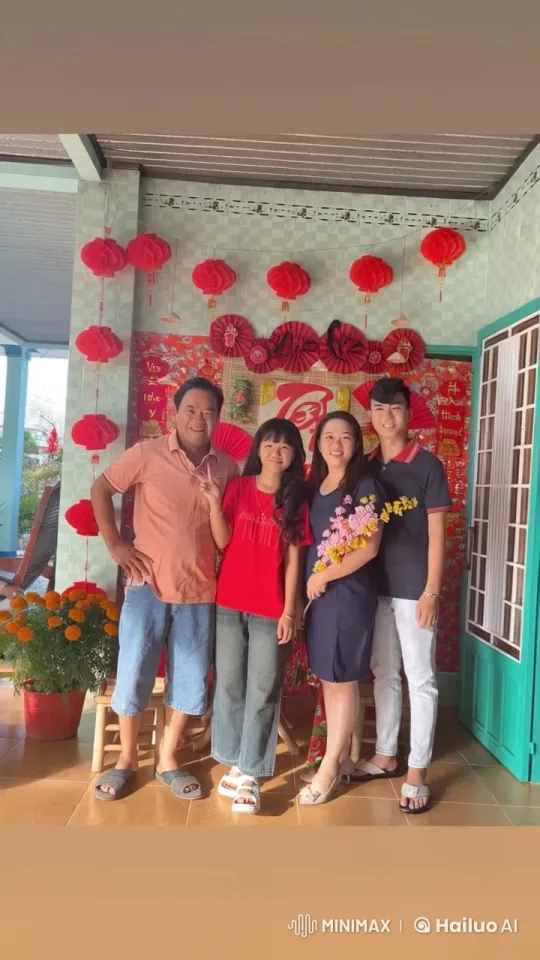 Family Celebration with Festive Decorations – AI Generated Video | Hailuo AI