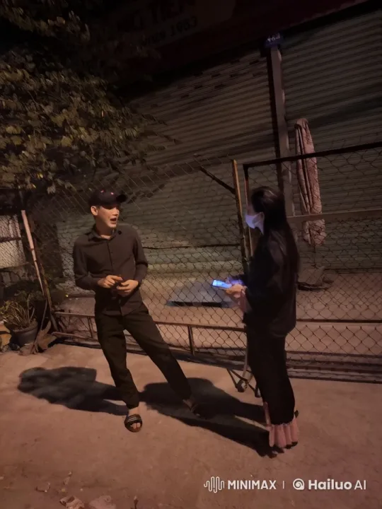 Urban Street Kungfu Performance Captured on Smartphone – AI Generated Video | Hailuo AI