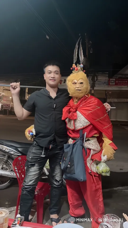 Traditional Kungfu Duel in Vibrant Nighttime Street – AI Generated Video | Hailuo AI