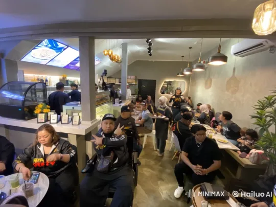 Impromptu Martial Arts Display in Cozy Café – AI Generated Video | Hailuo AI