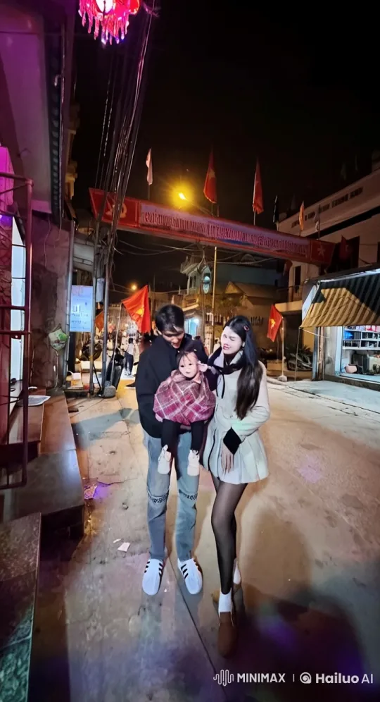 Nighttime Martial Arts Duel in Public Square – AI Generated Video | Hailuo AI