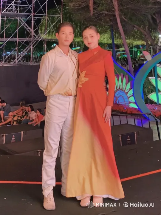 Festive Night Fight: Colorful Duo Battles Amidst Shock – AI Generated Video | Hailuo AI