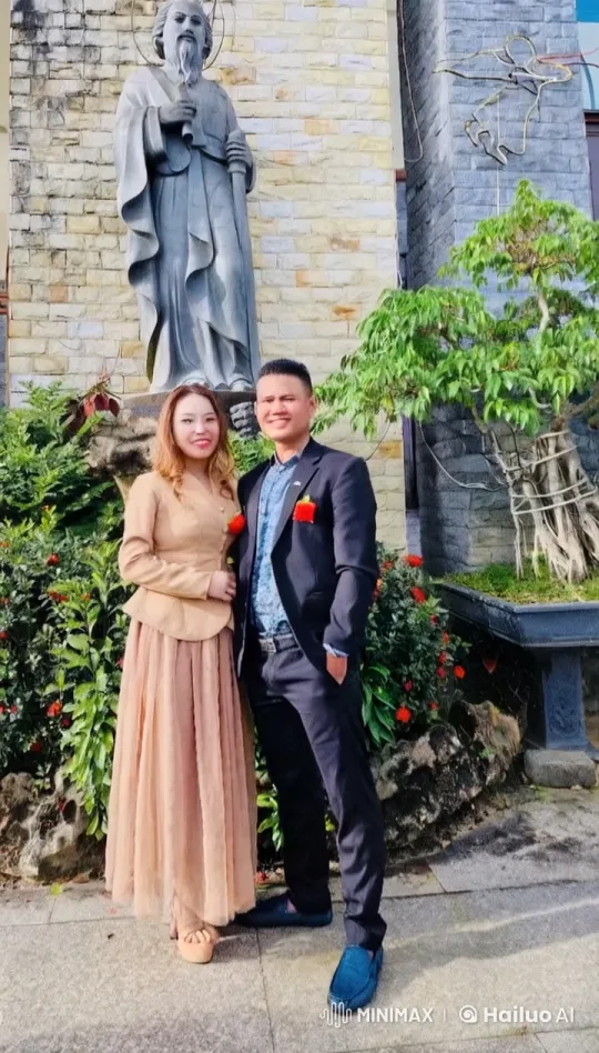 Formal Attire Kung Fu Match in Lush Garden Setting – AI Generated Video | Hailuo AI