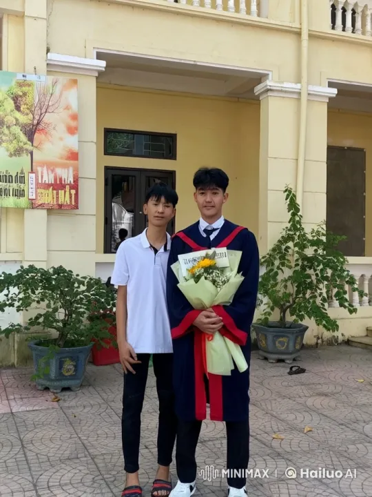 Graduating Man Playfully Sparred by Friend – AI Generated Video | Hailuo AI