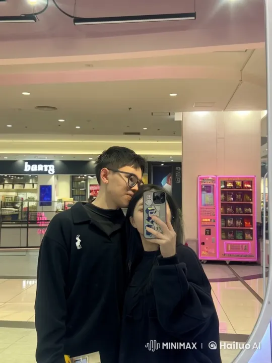 Vibrant Shopping Mall Kung Fu Showdown – AI Generated Video | Hailuo AI