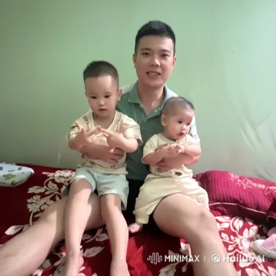 Father and Kids Enjoy Playful Kung Fu Session – AI Generated Video | Hailuo AI