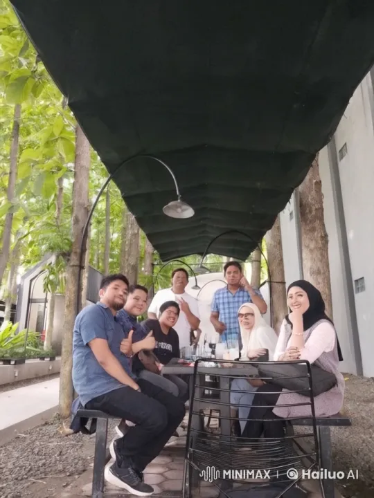 Group Fight Erupts Under Canopy Amidst Lush Greenery – AI Generated Video | Hailuo AI