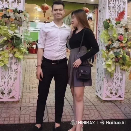Elegant Kungfu Battle in Florid Outdoor Setting – AI Generated Video | Hailuo AI