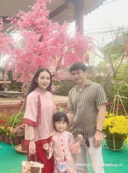 Family Showcases Kung Fu Skills in Serene Garden Setting – AI Generated Video | Hailuo AI