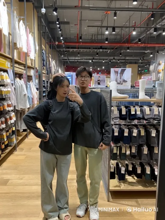 Friends Display Martial Arts Skills in Clothing Store – AI Generated Video | Hailuo AI