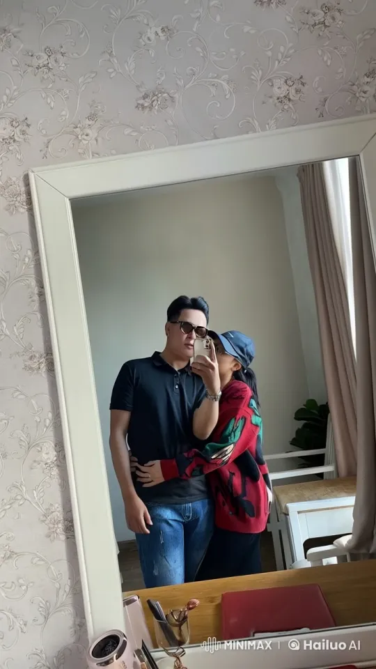 Couple's Intense Yet Playful Struggle Captured – AI Generated Video | Hailuo AI