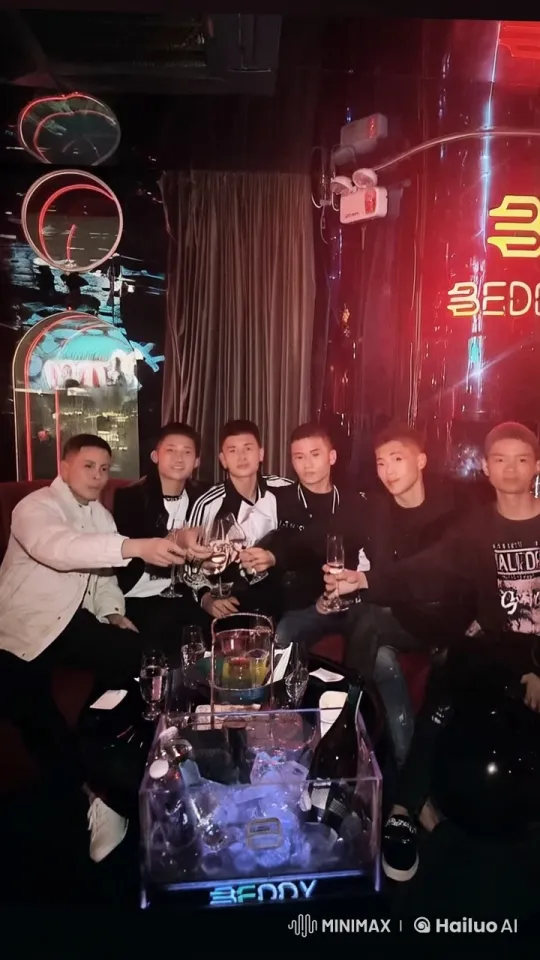 Nightclub Brawl: From Toast to Martial Arts Showdown – AI Generated Video | Hailuo AI