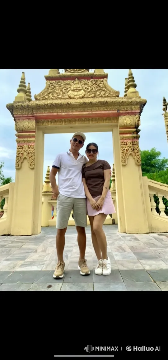 Couple Showcases Martial Arts Prowess at Golden Archway – AI Generated Video | Hailuo AI